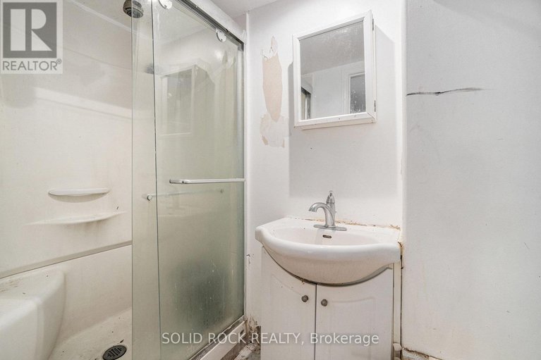 28813427/1432-leigh-crescent/carson-grove/ottawa/ontario/K1J8E4_18