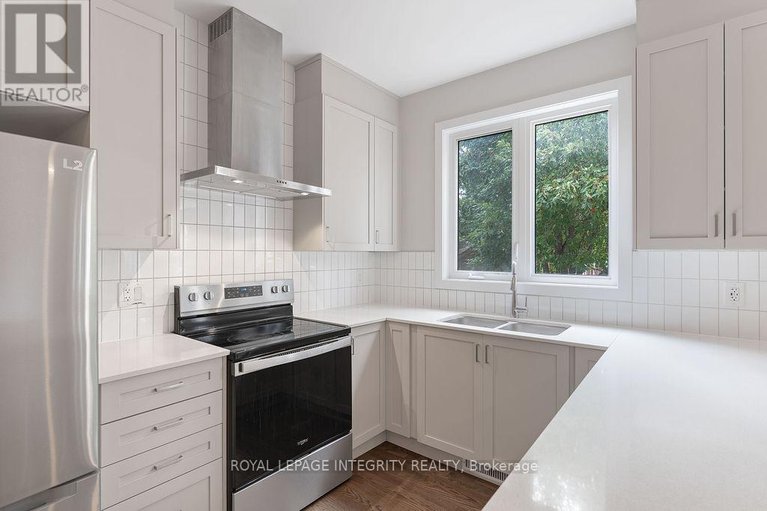 28798690/255-falsetto-street/mer-bleuebradley-estatesanderson-park/ottawa/ontario/K1W1E9_8