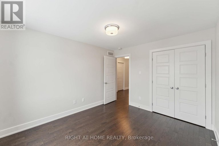 29248505/632-moonflower-crescent-w/blossom-parkkemp-parkfindlay-creek/ottawa/ontario/K1T0X8_32