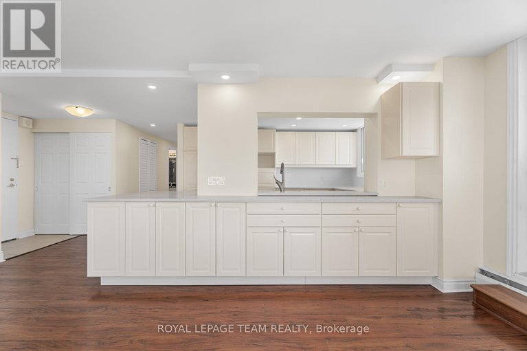28274883/2004-415-greenview-avenue/britannia/ottawa/ontario/K2B8G5_8