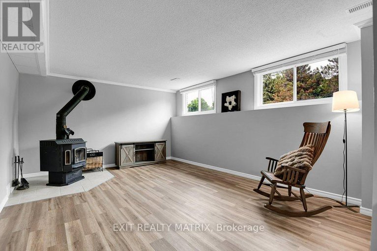 28424099/8296-corlyon-street/metcalfe/ottawa/ontario/K0A2P0_21