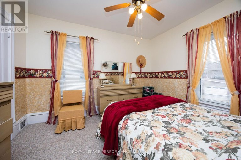 29632412/11-peter-street/maxville/north-glengarry/ontario/K0C1T0_30