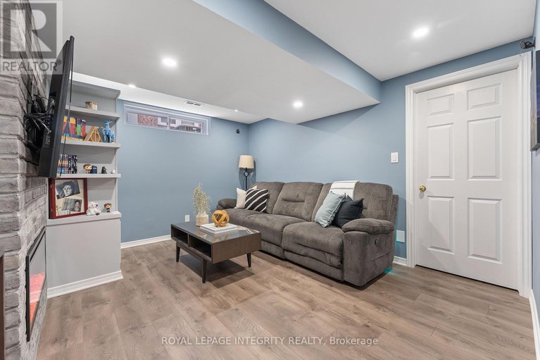 28613596/11-baton-court/katimavik/ottawa/ontario/K2L4C8_20
