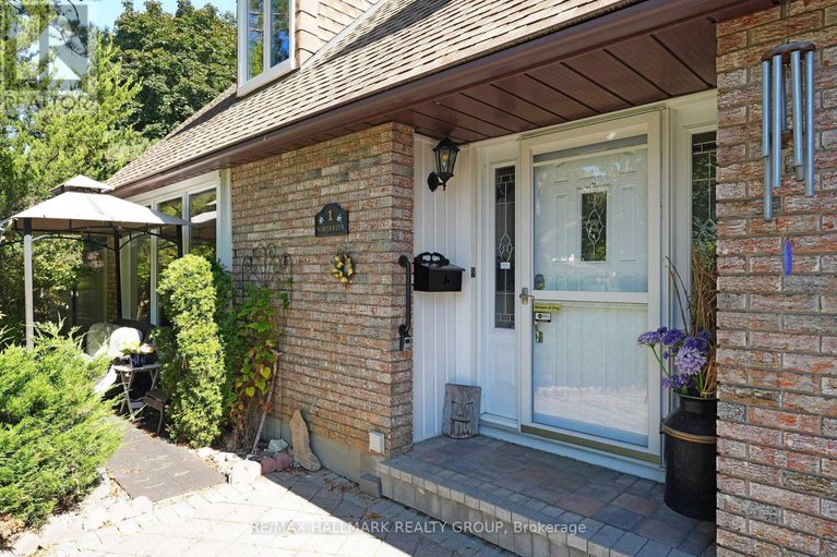 28869617/1-northview-road/city-viewskylinefisher-heightsparkwood-hills/ottawa/ontario/K2E6A6_3