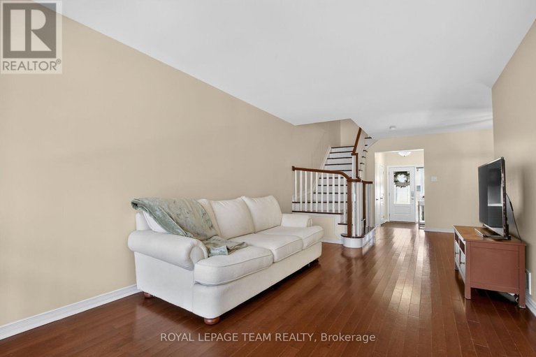 29526467/19-goldthorpe-private-n/stonebridge/ottawa/ontario/K2J5L6_7