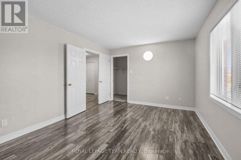 29659278/227-twyford-street/hunt-club/ottawa/ontario/K1V0V9_20