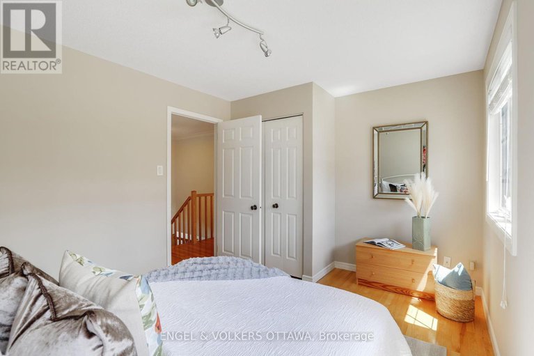28642525/29-chatsworth-crescent/hunt-club/ottawa/ontario/K1V9Z1_23