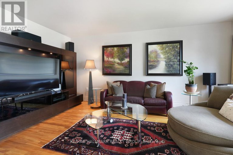 28990242/ph2-364-cooper-street/ottawa-centre/ottawa/ontario/K2P2P3_25