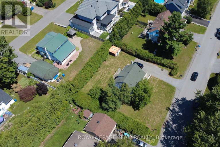 28643909/115-rita-avenue/meadowlandsst-claire-gardens/ottawa/ontario/K2G2H2_15