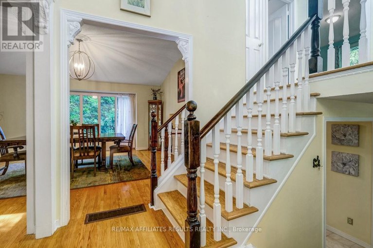 28656485/2-wedgewood-crescent/blackburn-hamlet/ottawa/ontario/K1B4B4_14