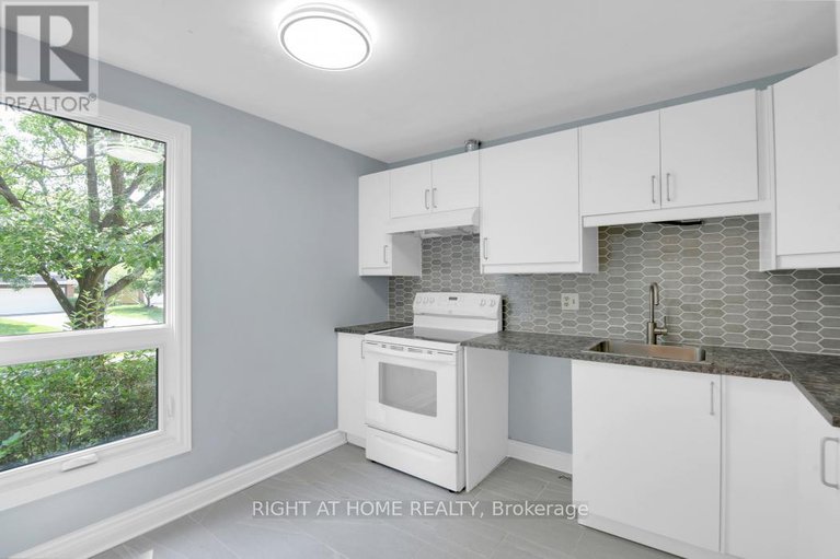 28616090/92-1913-stonehenge-crescent-s/pineview/ottawa/ontario/K1B4N7_14