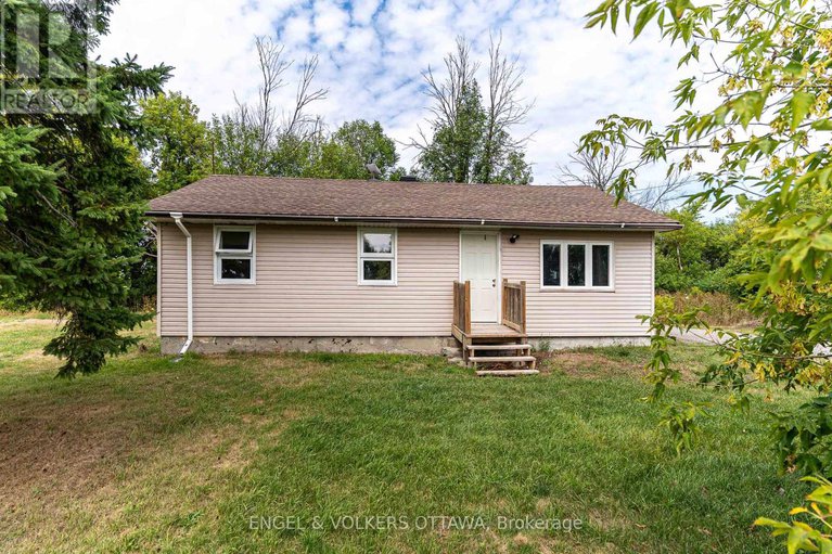 28821514/7321-snake-island-road/osgoode-twp-north-of-reg-rd-6/ottawa/ontario/K4P1N2_1