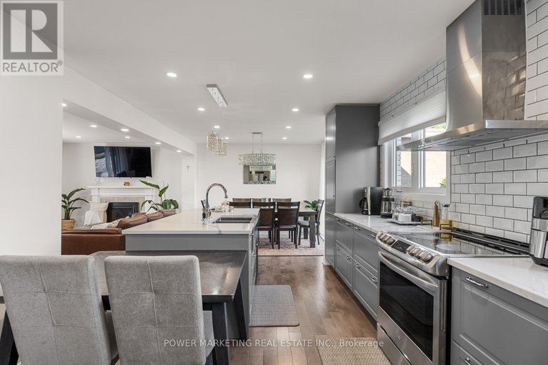 28389026/2714-hickson-crescent/redwood-park/ottawa/ontario/K2H6Y6_27