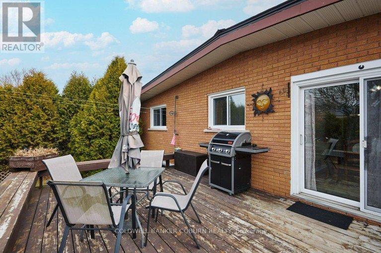 29564616/56-meikle-street/morrisburg/south-dundas/ontario/K0C1X0_32