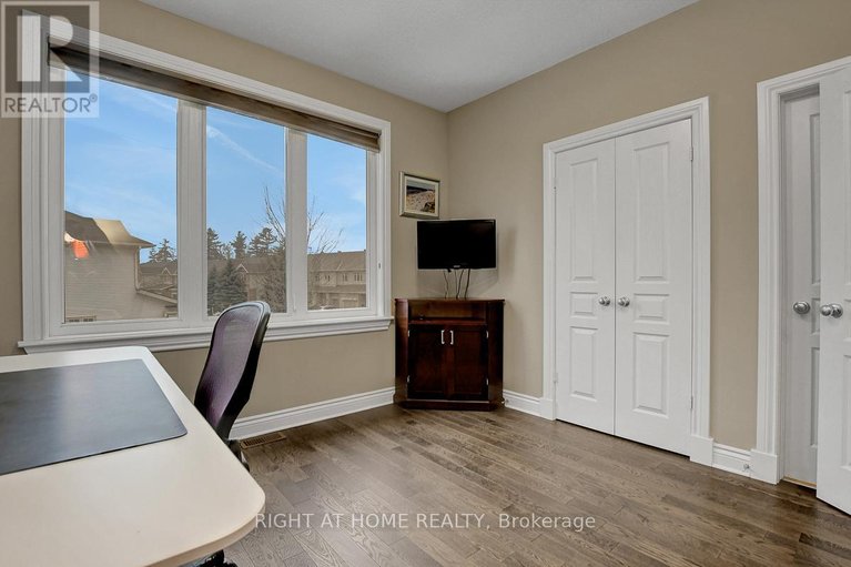 29641405/701-everlasting-crescent/springridgeeast-village/ottawa/ontario/K4A0K2_35