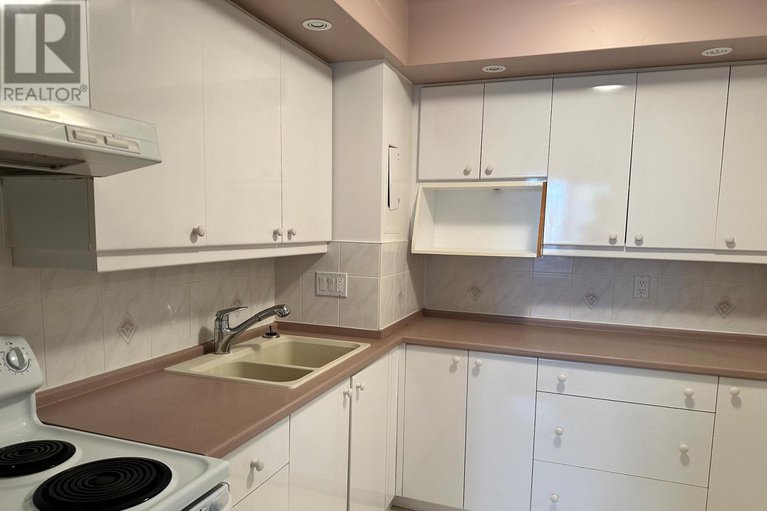 29123640/1785-frobisher-lane-n/riverview-park/ottawa/ontario/K1G3T7_12