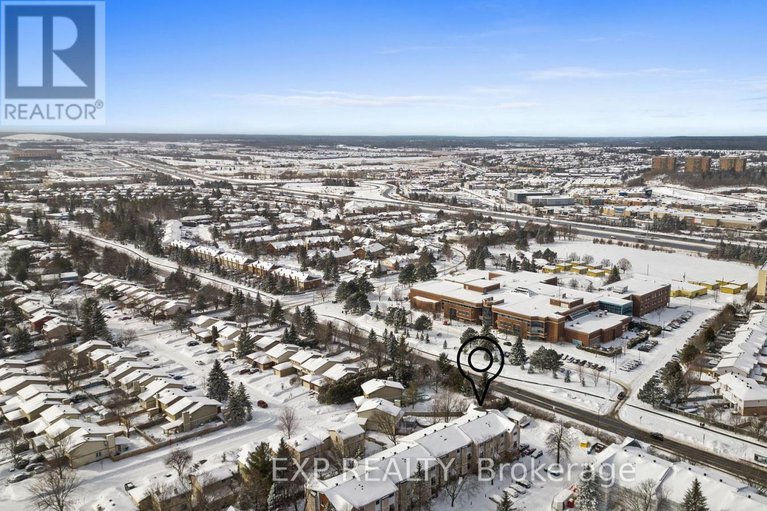 29394023/4-260-fenerty-court/katimavik/ottawa/ontario/K2L3A7_30