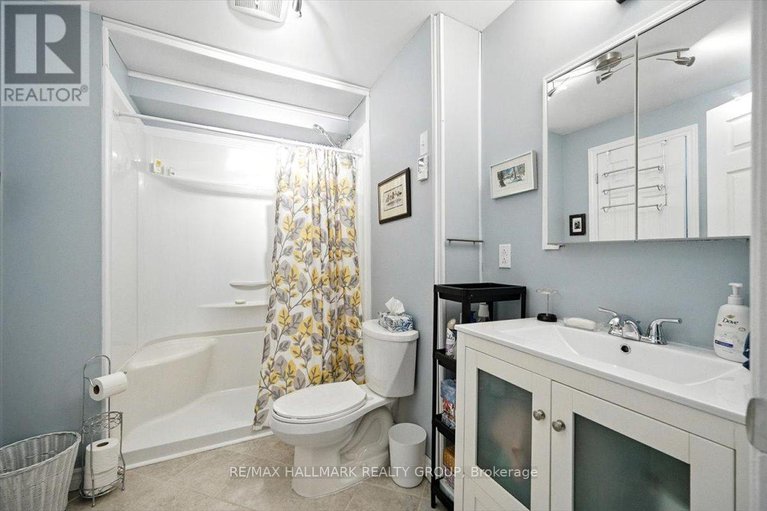 28781614/40-lee-avenue/smiths-falls/smiths-falls/ontario/K7A0A2_17