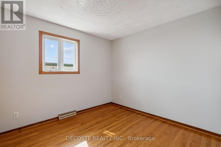 28605188/20397-park-crescent/south-glengarry-charlottenburgh-twp/south-glengarry/ontario/K0C1L0_24