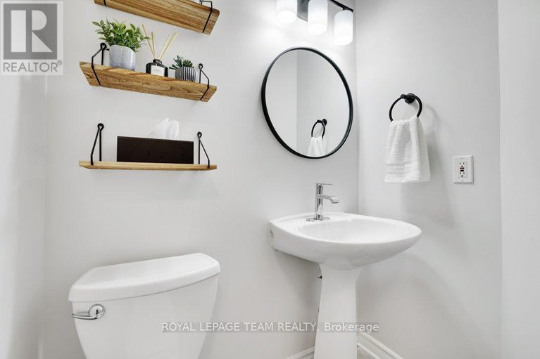28522929/8-black-rivers-place/bridlewood/ottawa/ontario/K2M2E2_22