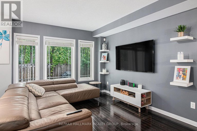 28598601/716-percifor-way/mer-bleuebradley-estatesanderson-park/ottawa/ontario/K1W0E4_5