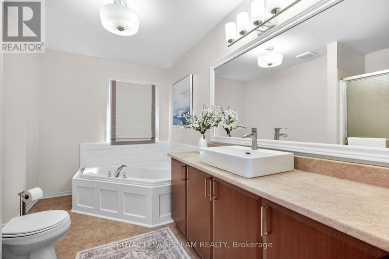 28812426/2122-saunders-avenue/woodroffe/ottawa/ontario/K2A4C7_24