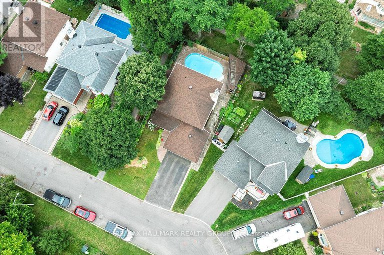 28623140/1656-canemore-crescent/fallingbrookpineridge/ottawa/ontario/K4A1S6_35