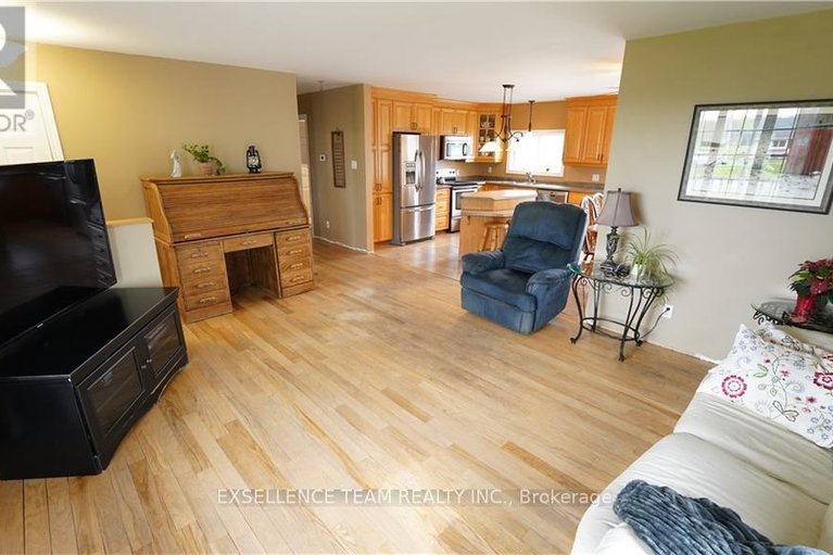 25566557/19100-kenyon-conc-rd-7-road/north-glengarry-kenyon-twp/north-glengarry/ontario/K0C1A0_15