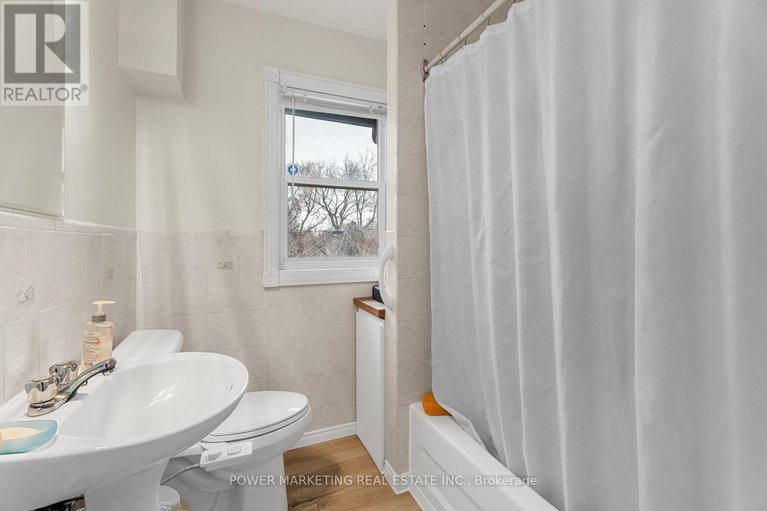 28754670/1047-hollington-street/carlington/ottawa/ontario/K1Z6L2_19