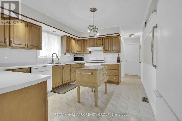 28746797/11-lamadeleine-boulevard/embrun/russell/ontario/K0A1W0_12