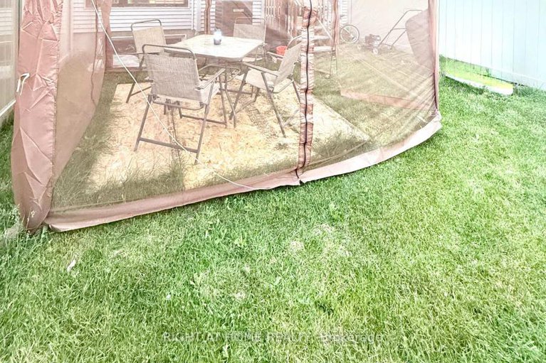 28523248/669-cordelette-circle-e/mer-bleuebradley-estatesanderson-park/ottawa/ontario/K1W0P2_43