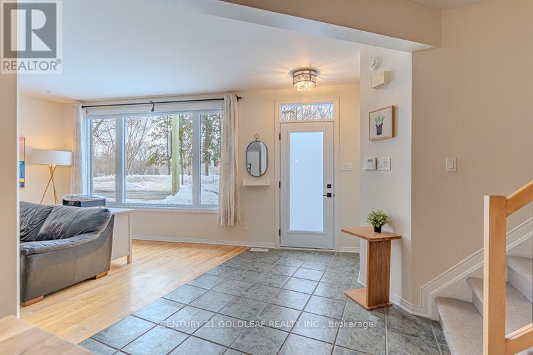 29418549/1075-north-river-road/overbrook/ottawa/ontario/K1K3V9_4