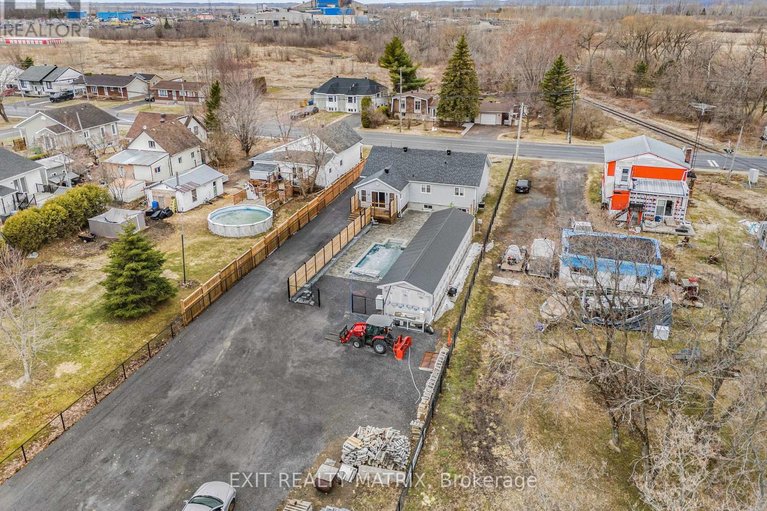 29241507/213-longueuil-street/lorignal/champlain/ontario/K0B1K0_35