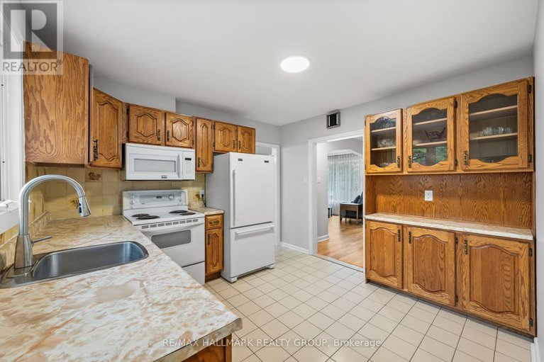 28867209/853-chapman-boulevard/elmvale-acres/ottawa/ontario/K1G1V1_11