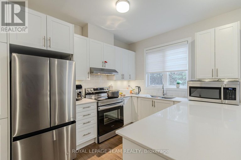 29107787/241-falsetto-street/mer-bleuebradley-estatesanderson-park/ottawa/ontario/K1W0S2_8