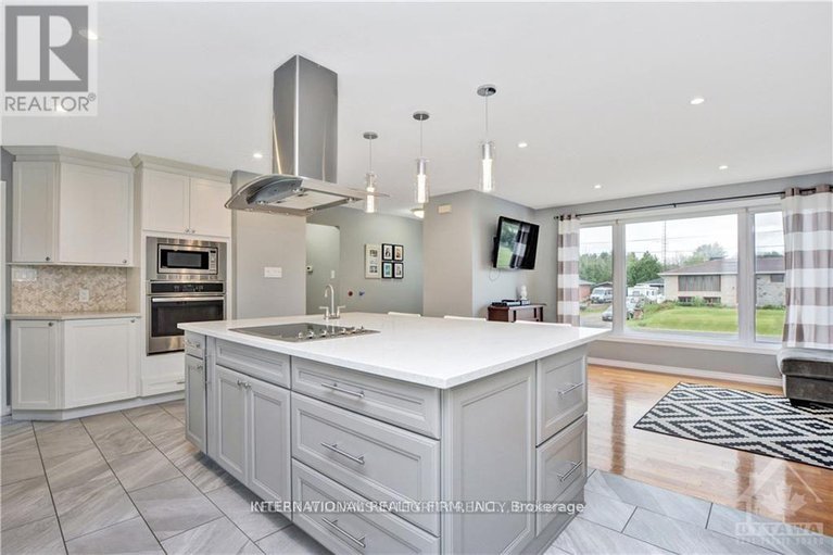 29309662/5-murphy-court/rural-kanata-central/ottawa/ontario/K2W1B7_6