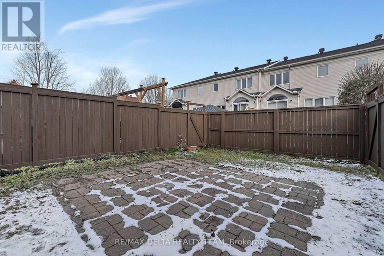 29122908/216-forestcrest-street/chapel-hill/ottawa/ontario/K1C7R5_32