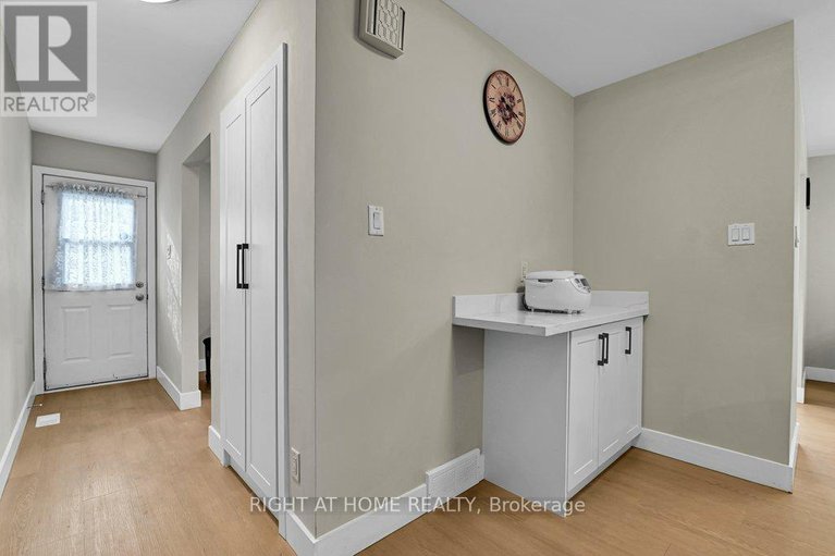 29018595/2230-bickerton-avenue/canotek-industrial-park/ottawa/ontario/K1J6Y3_12