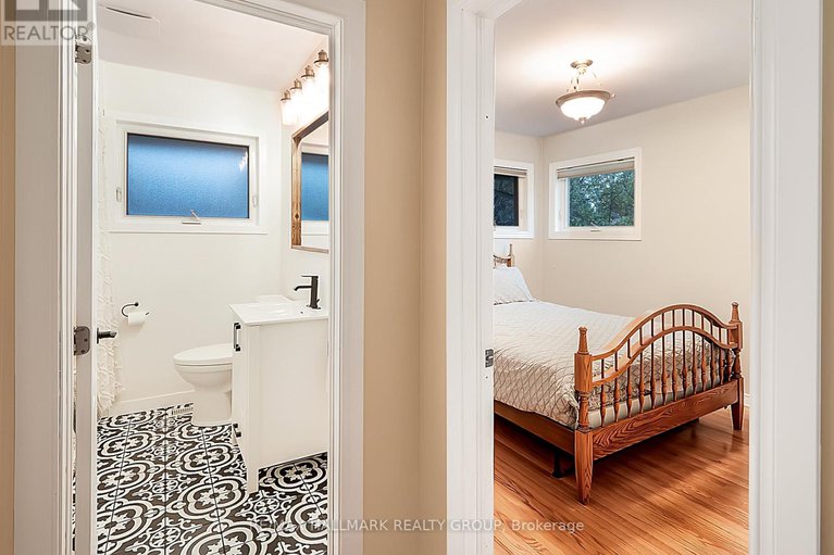 29075459/2077-lemay-crescent/elmvale-acresurbandale/ottawa/ontario/K1G2X5_15