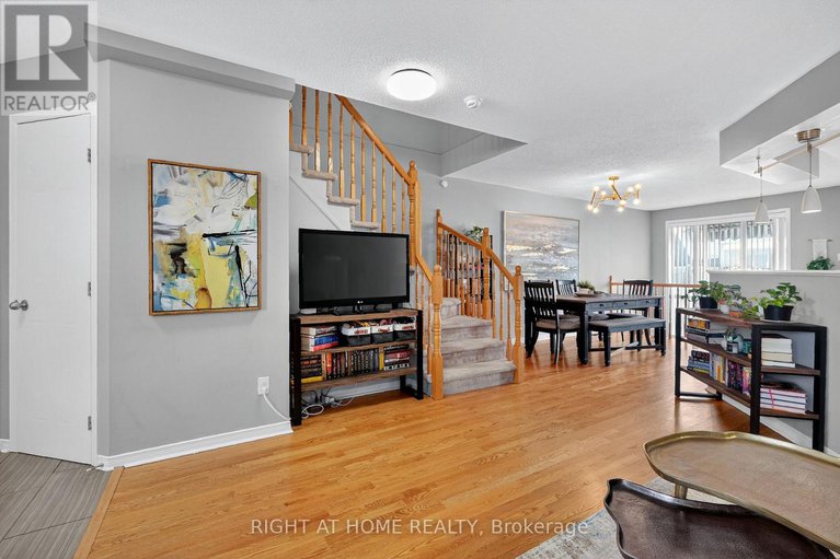 29100823/812-nesting-way/fallingbrookgardenway-south/ottawa/ontario/K4A3X2_10