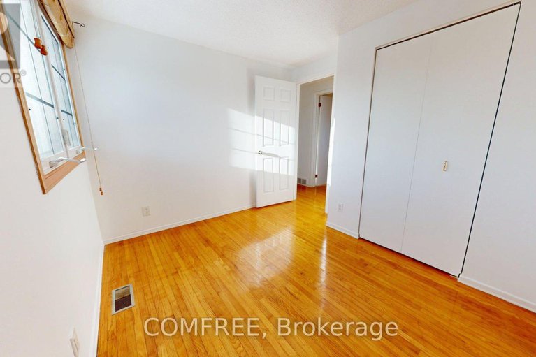 29409348/146-old-colony-road/glencairnhazeldean/ottawa/ontario/K2L1M4_15