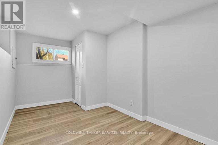 29151474/54-greenboro-crescent/hunt-club-parkgreenboro/ottawa/ontario/K1T1W5_2