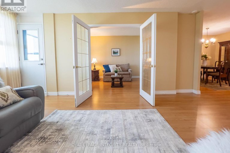 29173938/1008-555-brittany-drive/viscount-alexander-park/ottawa/ontario/K1K4C5_15