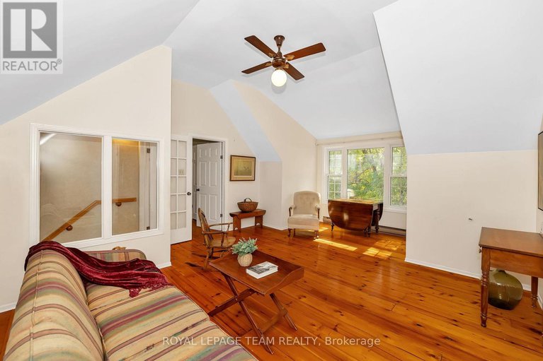 28964776/2307-scrivens-drive/osgoode-twp-north-of-reg-rd-6/ottawa/ontario/K0A2P0_26