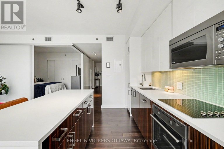 29683861/513-300-lisgar-street/ottawa-centre/ottawa/ontario/K2P0E2_15