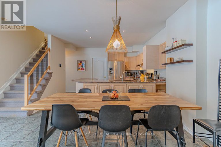 29418549/1075-north-river-road/overbrook/ottawa/ontario/K1K3V9_11