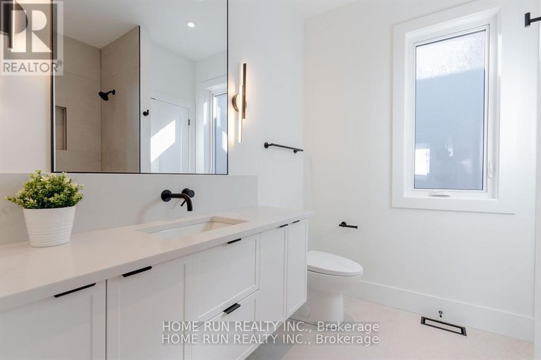 28322448/2241-page-road/chapel-hill/ottawa/ontario/K1C7K5_27