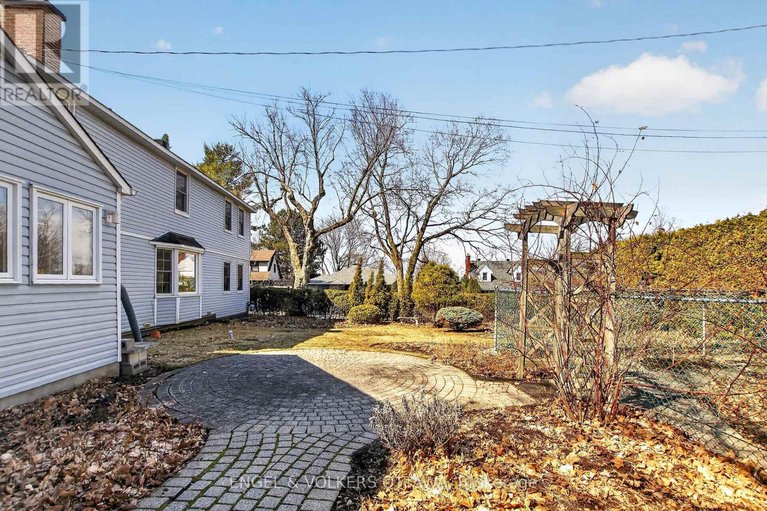 29587308/193-cunningham-avenue-s/applewood-acres/ottawa/ontario/K1H6A7_35