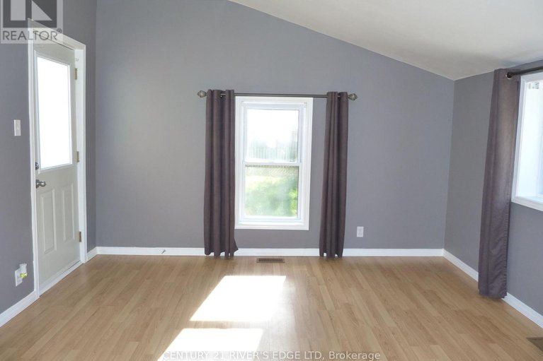 29040852/468-gladstone-street-n/winchester/north-dundas/ontario/K0C2K0_9