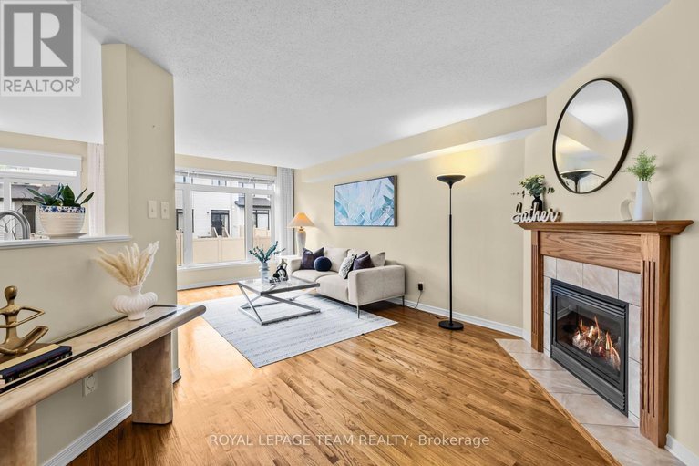 28804108/105-romina-street/emerald-meadowstrailwest/ottawa/ontario/K2S0H8_12